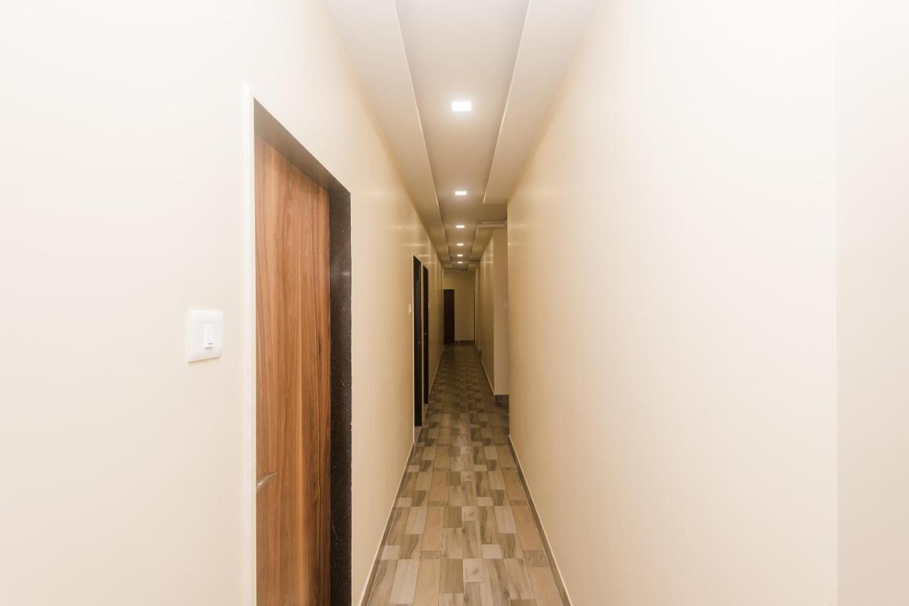Hotel O Greenforest Near Airport Road Metro Station Bombay Exterior foto