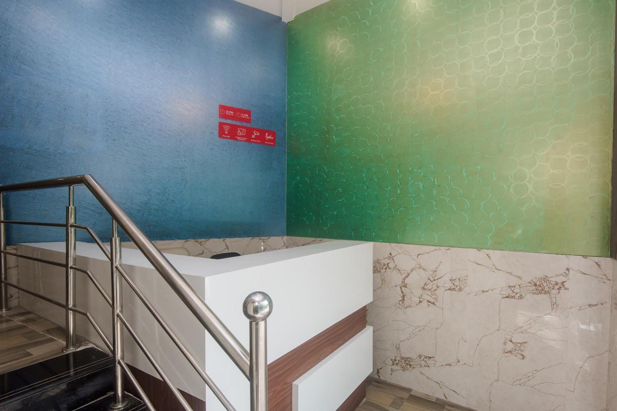 Hotel O Greenforest Near Airport Road Metro Station Bombay Exterior foto
